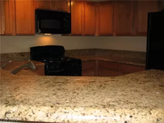 Photo #4: 2289404 Listing