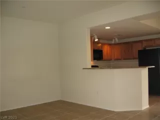 Photo #5: 2289404 Listing