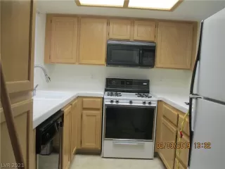 Photo #2: 2289430 Listing