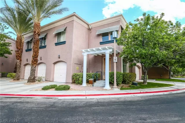 MLS: 2289490 Condo For Sale