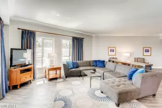 Photo #4: 2289493 Listing