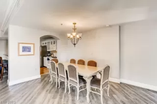 Photo #6: 2289493 Listing