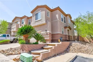 Photo #1: 2289508 Listing