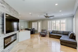 Photo #3: 2289508 Listing