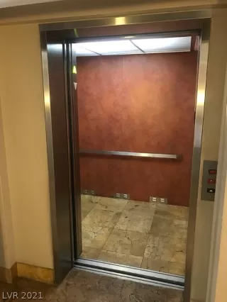 Photo #2: 2289509 Listing