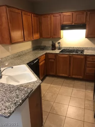 Photo #6: 2289509 Listing