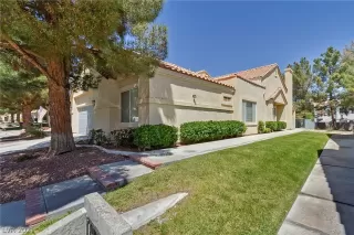 Photo #1: 2289518 Listing