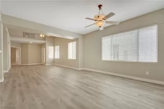 Photo #3: 2289518 Listing