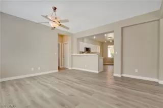 Photo #5: 2289518 Listing