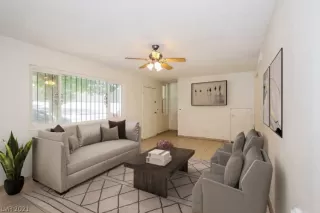 Photo #1: 2289525 Listing