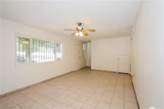 Photo #4: 2289525 Listing