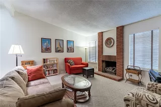 Photo #2: 2289541 Listing