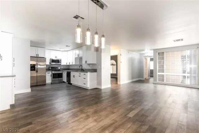 MLS: 2289552 Condo For Sale