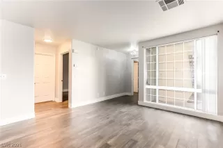 Photo #1: 2289552 Listing 