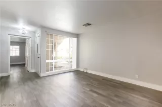 Photo #2: 2289552 Listing 