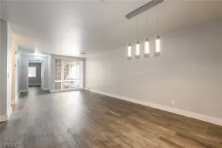 Photo #3: 2289552 Listing 