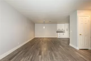 Photo #5: 2289552 Listing 