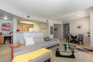 Photo #5: 2289557 Listing 