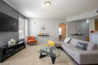 Photo #6: 2289557 Listing 