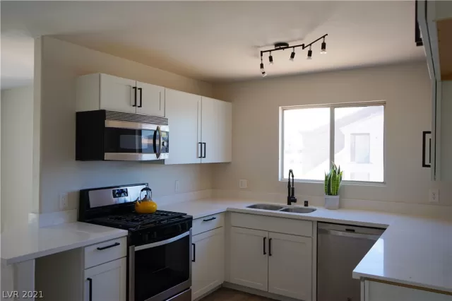 MLS: 2289564 Condo For Sale