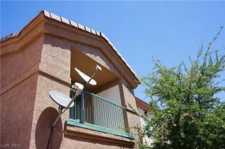 Photo #3: 2289564 Listing