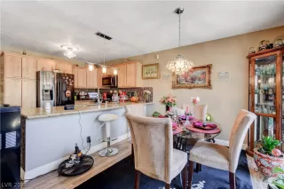 Photo #5: 2289565 Listing 