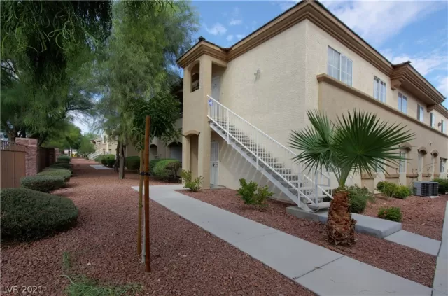 MLS: 2289581 Condo For Sale