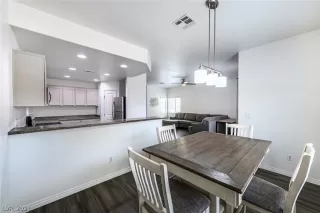 Photo #1: 2289591 Listing 