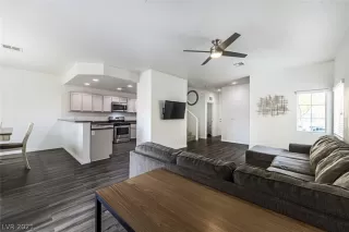 Photo #2: 2289591 Listing 