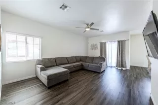 Photo #5: 2289591 Listing 