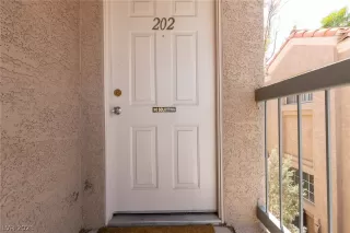 Photo #3: 2289597 Listing