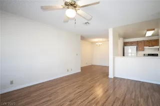 Photo #4: 2289597 Listing