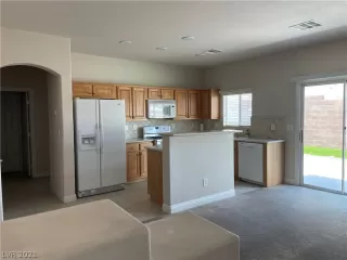 Photo #3: 2289602 Listing 