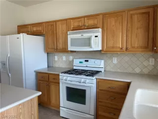 Photo #6: 2289602 Listing 