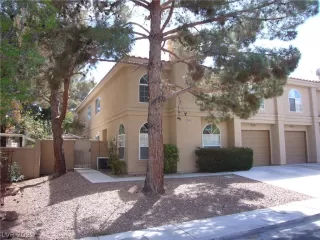 Photo #1: 2289605 Listing