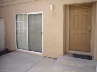 Photo #3: 2289605 Listing