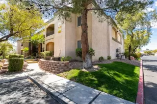 Photo #1: 2289610 Listing