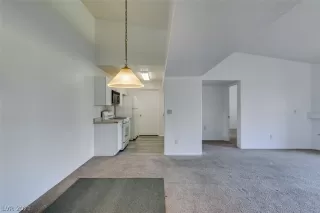 Photo #3: 2289610 Listing