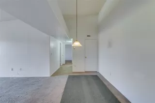 Photo #6: 2289610 Listing