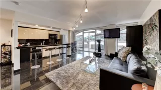 Photo #3: 2289622 Listing