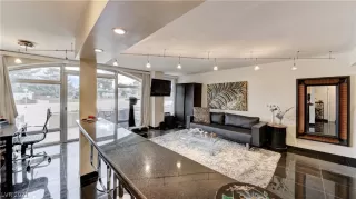 Photo #4: 2289622 Listing