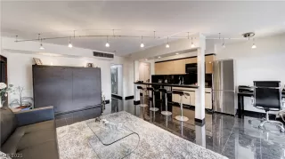 Photo #5: 2289622 Listing