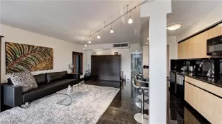 Photo #6: 2289622 Listing