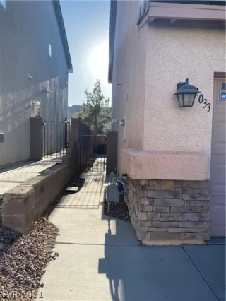 Photo #1: 2289639 Listing 