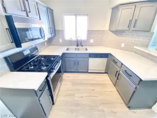 Photo #5: 2289650 Listing 