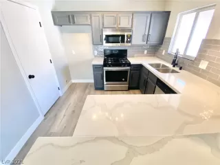 Photo #6: 2289650 Listing 