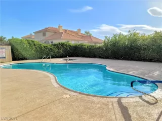 Photo #2: 2289659 Listing 