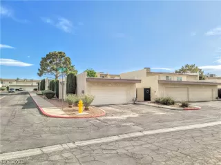 Photo #3: 2289659 Listing 