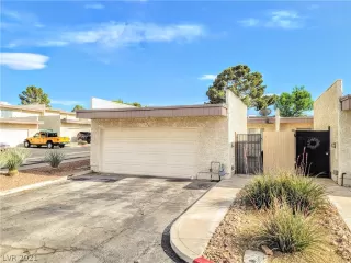 Photo #5: 2289659 Listing 