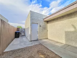 Photo #6: 2289659 Listing 